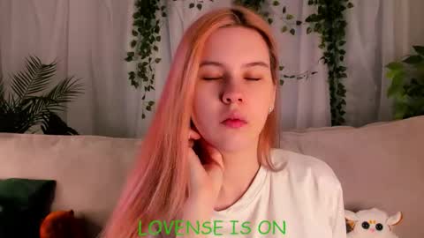 Eliz online show from 10/10/25, 01:59