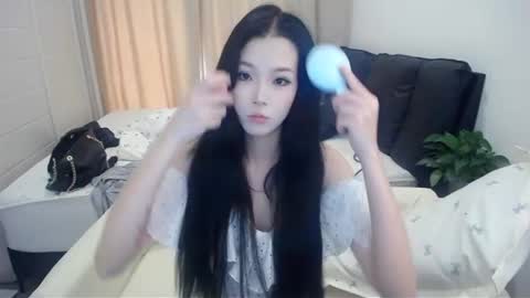 Snapshot of bhwuyulian chatting on 06/11/26, 04:32 bhwuyulian online show from 06/11/26, 04:32