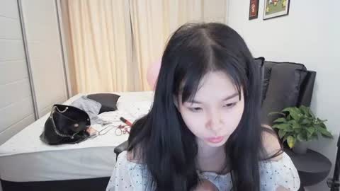 Snapshot of bhwuyulian chatting on 06/27/26, 05:12 bhwuyulian online show from 06/27/26, 05:12