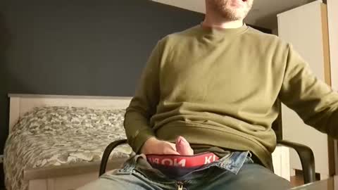 My name is David and if you like public exhibitions you wont be disappointed with me LoL - My favorite vibes is 44  online show from 01/20/25, 07:46