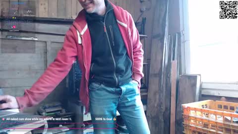 My name is David and if you like public exhibitions you wont be disappointed with me LoL - My favorite vibes is 44  online show from 02/12/25, 10:35