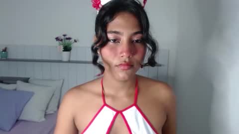 bia_lux online show from 11/15/25, 08:05