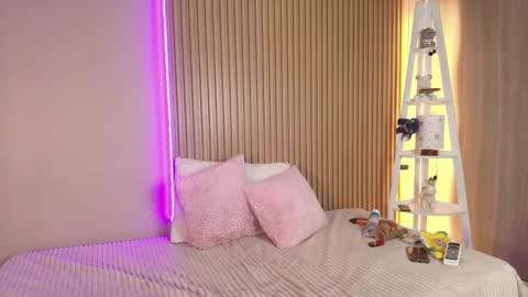 biancaa__18 online show from 02/02/26, 07:34