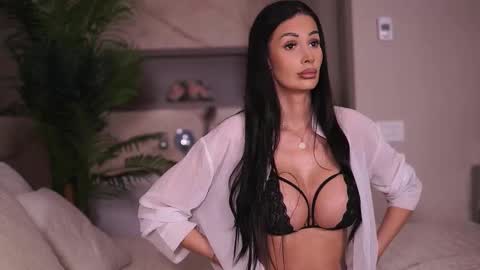 Snapshot of biancacain chatting on 02/26/26, 02:16 Bianca online show from 02/26/26, 02:16