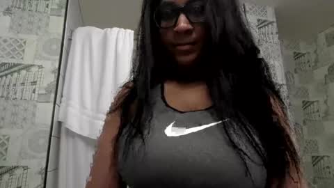 Snapshot of biancadoesitright chatting on 04/12/26, 06:35 biancadoesitright online show from 04/12/26, 06:35
