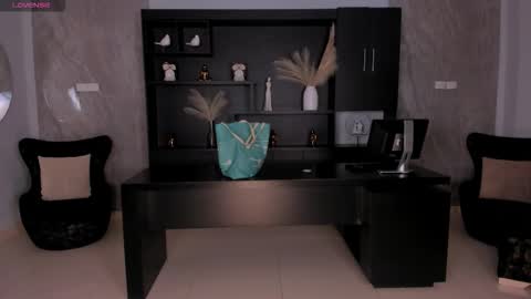 Bianca Pierce online show from 12/21/25, 12:01