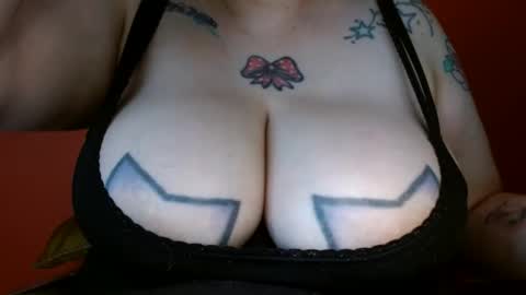 Snapshot of bianka_star_ chatting on 01/07/25, 02:08 bianca online show from 01/07/25, 02:08