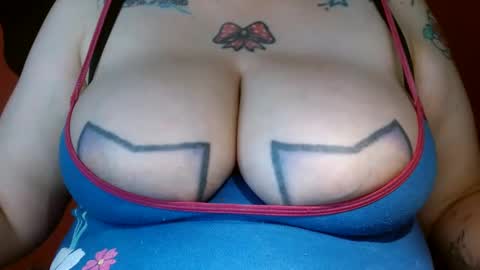 Snapshot of bianka_star_ chatting on 01/08/25, 10:27 bianca online show from 01/08/25, 10:27