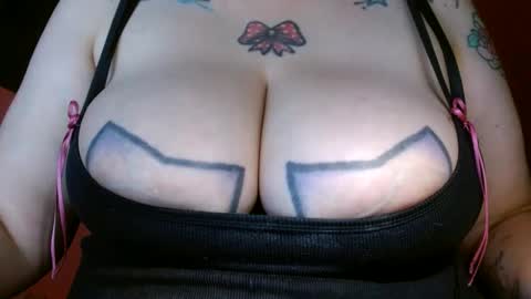 Snapshot of bianka_star_ chatting on 01/23/25, 10:54 bianca online show from 01/23/25, 10:54