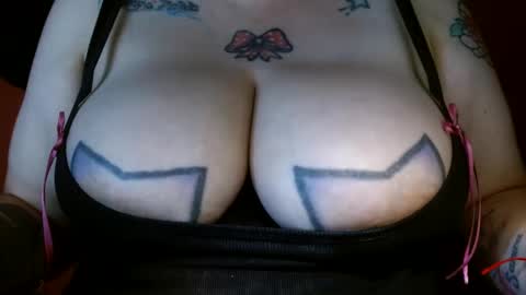 Snapshot of bianka_star_ chatting on 02/11/25, 03:40 bianca online show from 02/11/25, 03:40