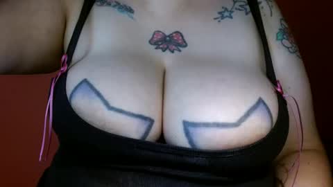 Snapshot of bianka_star_ chatting on 02/12/25, 12:01 bianca online show from 02/12/25, 12:01