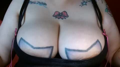 Snapshot of bianka_star_ chatting on 03/04/25, 12:22 bianca online show from 03/04/25, 12:22