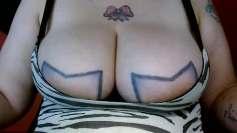 Snapshot of bianka_star_ chatting on 10/21/25, 01:45 bianca online show from 10/21/25, 01:45