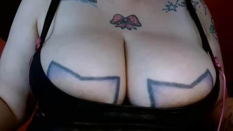 Snapshot of bianka_star_ chatting on 10/22/25, 01:55 bianca online show from 10/22/25, 01:55