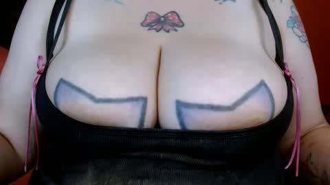 Snapshot of bianka_star_ chatting on 10/24/25, 01:07 bianca online show from 10/24/25, 01:07