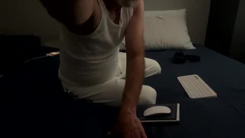 Snapshot of bibabe8 chatting on 09/15/25, 05:40 bibabe8 online show from 09/15/25, 05:40