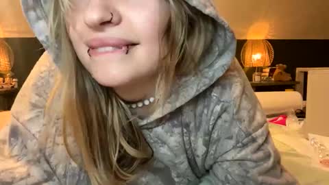 Ellie  online show from 03/05/26, 03:02