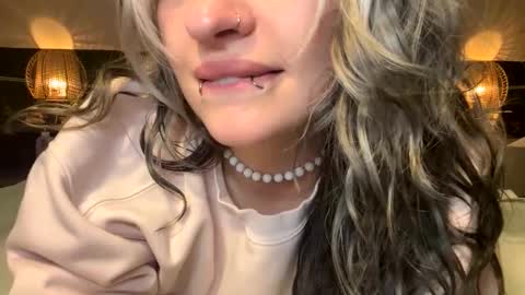 Ellie  online show from 04/19/26, 02:33