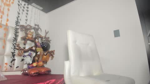 bibiana_js_ online show from 10/20/25, 11:54