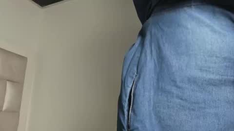 bibiana_js_ online show from 12/01/25, 12:21