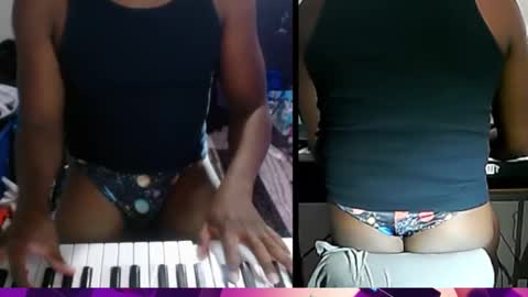 BicepsandFrot online show from 11/18/25, 04:28