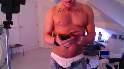 Snapshot of bickel chatting on 12/02/25, 01:11 Bickel online show from 12/02/25, 01:11