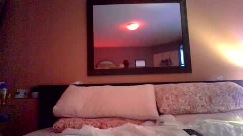 Snapshot of bidaddy83 chatting on 04/04/26, 10:35 bidaddy83 online show from 04/04/26, 10:35