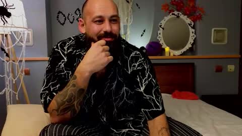 Snapshot of big__daddy110 chatting on 10/28/25, 09:06 Rustam online show from 10/28/25, 09:06