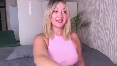 Snapshot of big_ass_blonde chatting on 07/12/26, 08:05 Eva online show from 07/12/26, 08:05