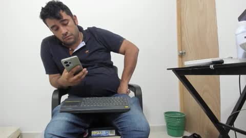 Tommy online show from 11/30/25, 07:40