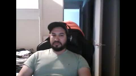 latinBoyHuge online show from 09/23/25, 06:00