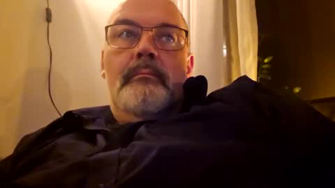 Snapshot of bigbibear88 chatting on 02/15/25, 11:03 bigbibear88 online show from 02/15/25, 11:03