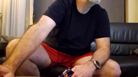 Snapshot of bigbibear88 chatting on 02/16/25, 09:59 bigbibear88 online show from 02/16/25, 09:59