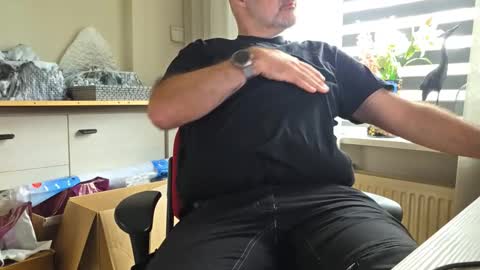 Snapshot of bigbibear88 chatting on 11/13/25, 10:36 bigbibear88 online show from 11/13/25, 10:36