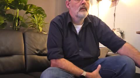 Snapshot of bigbibear88 chatting on 11/30/25, 10:36 bigbibear88 online show from 11/30/25, 10:36