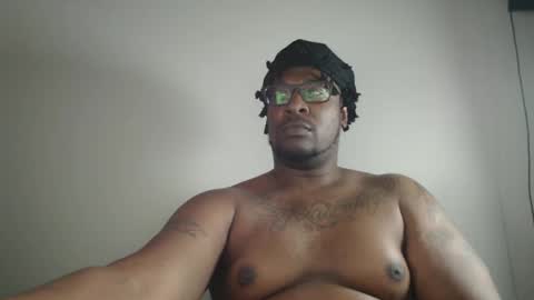 Snapshot of bigblack004 chatting on 10/03/25, 09:17 bigblack004 online show from 10/03/25, 09:17