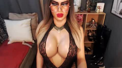 Loraine Cruz online show from 02/11/25, 06:55