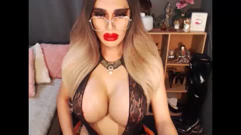 Loraine Cruz online show from 09/30/25, 02:16