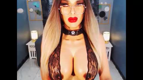 Snapshot of bigbomblhoraine chatting on 05/14/26, 04:52 Loraine Cruz online show from 05/14/26, 04:52