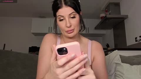 Kandice Kloss insta kandiceklossofficial online show from 12/16/25, 11:21