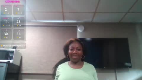 Snapshot of bigboobs_bouncin chatting on 03/04/25, 07:54 Ashley online show from 03/04/25, 07:54