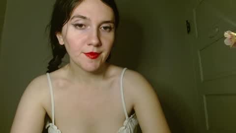 Isabella online show from 12/17/25, 09:15