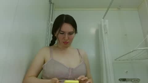 Isabella online show from 06/06/26, 12:27