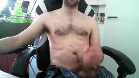 Snapshot of bigbrit_25 chatting on 02/02/25, 02:13 Big Brit online show from 02/02/25, 02:13