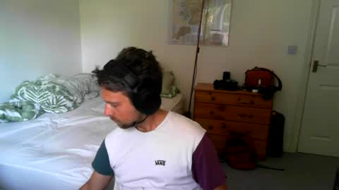 Snapshot of bigbrit_25 chatting on 06/25/26, 12:31 Big Brit online show from 06/25/26, 12:31