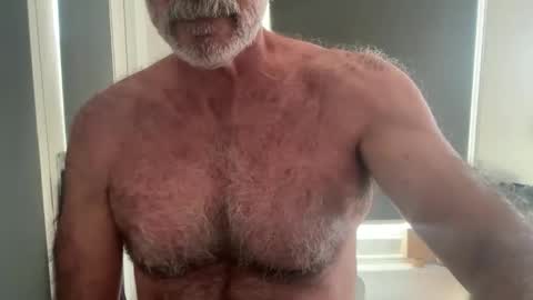 Snapshot of bigbush1 chatting on 04/23/26, 02:46 big bush online show from 04/23/26, 02:46
