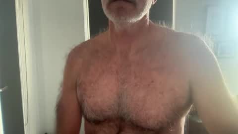 Snapshot of bigbush1 chatting on 05/05/26, 11:46 big bush online show from 05/05/26, 11:46