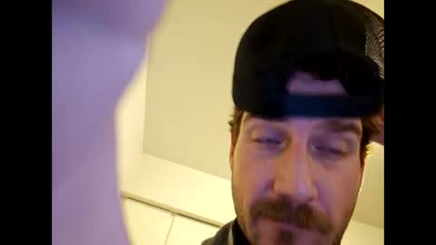 Snapshot of bigcanuck35 chatting on 12/23/24, 06:44 bigcanuck35 online show from 12/23/24, 06:44