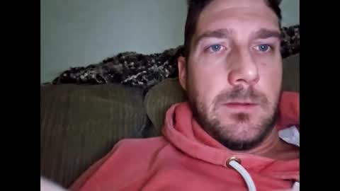 Snapshot of bigcanuck35 chatting on 10/28/25, 12:52 bigcanuck35 online show from 10/28/25, 12:52