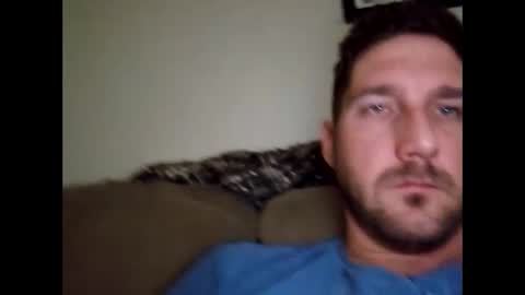 Snapshot of bigcanuck35 chatting on 10/29/25, 01:13 bigcanuck35 online show from 10/29/25, 01:13